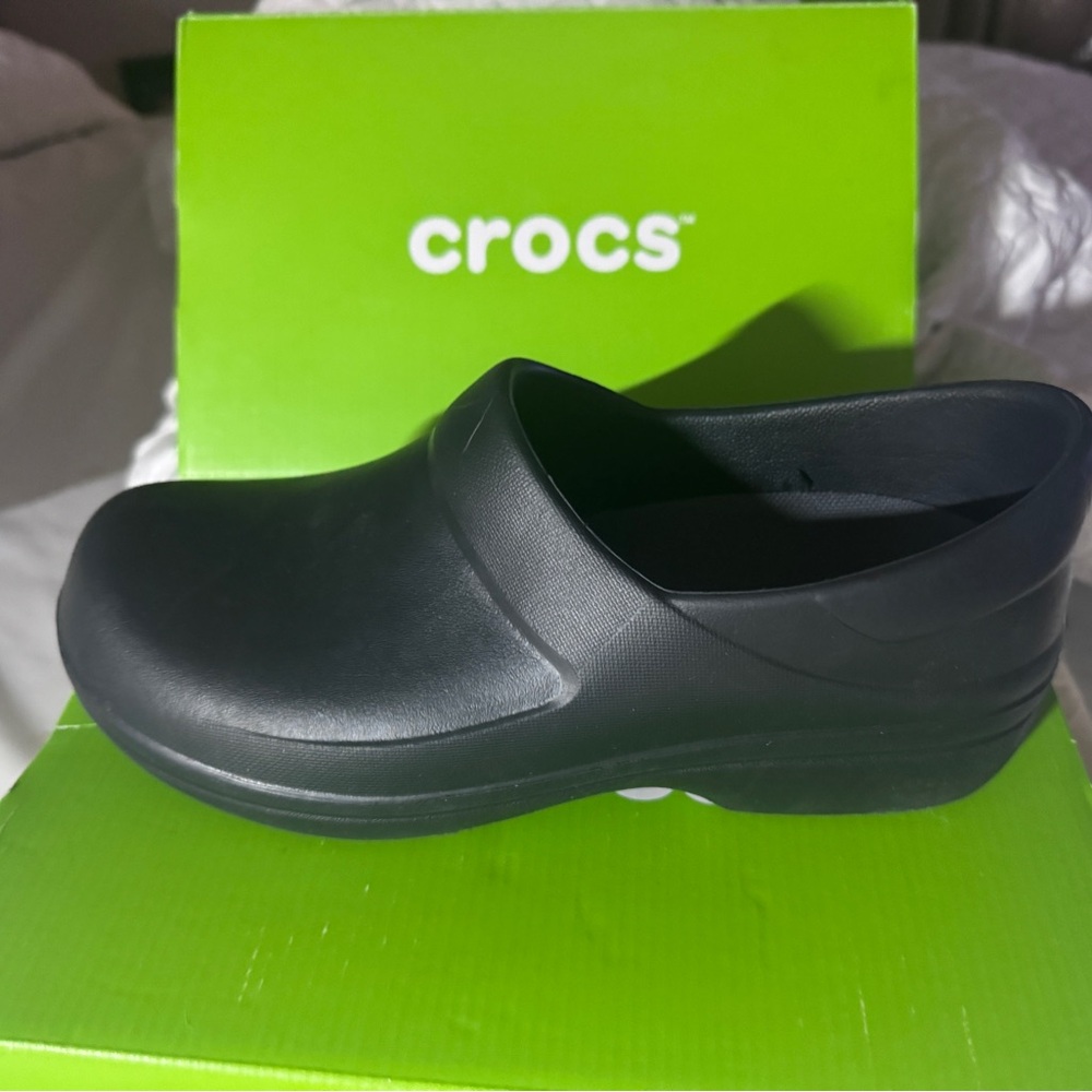 CROCS Classic Black Clogs